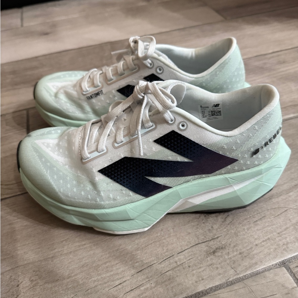 New Balance Women's FuelCell Rebel v4 Running Shoes Mint